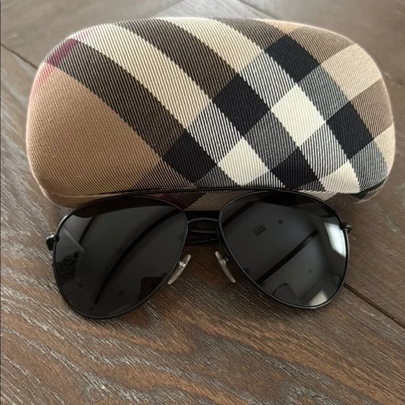 Burberry sunglasses EUC EUC! B 4181 BURBERRY 3001/87 58-17 140 3N Polished Black Tan  main image 2